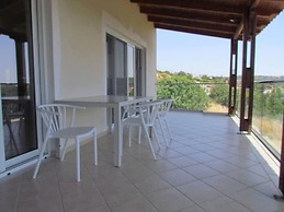 Beautiful 3-bed House in Chania With Garden