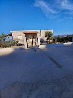 Beautiful 3-bed House in Chania With Garden