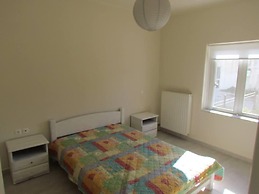 Beautiful 3-bed House in Chania With Garden