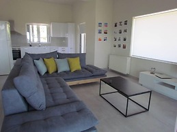 Beautiful 3-bed House in Chania With Garden