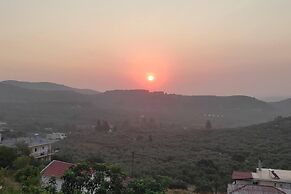 Beautiful 3-bed House in Chania With Garden