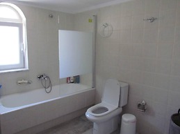 Beautiful 3-bed House in Chania With Garden