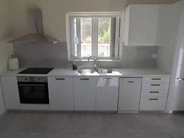 Beautiful 3-bed House in Chania With Garden