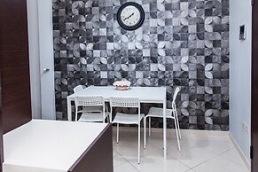 Beautiful new decorated apt in Athens