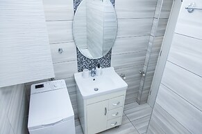 Beautiful new decorated apt in Athens