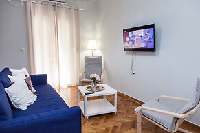 Beautiful new decorated apt in Athens