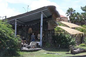 Be House Suites & Spa