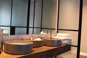 Be House Suites & Spa