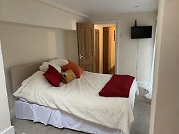 Immaculate 1-bed Apartment Near the River Thames