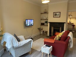 Immaculate 1-bed Apartment Near the River Thames