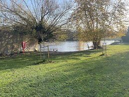 Immaculate 1-bed Apartment Near the River Thames