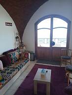 Immaculate 3-bed Apartment sea View