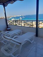 Immaculate 3-bed Apartment sea View