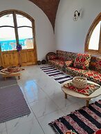 Immaculate 3-bed Apartment sea View