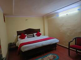 Goroomgo Chand Regency Nainital