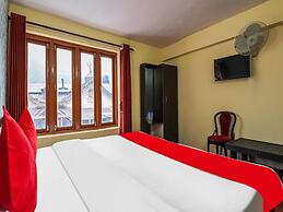 Goroomgo Chand Regency Nainital