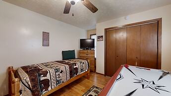 Mountaintop Hideaway