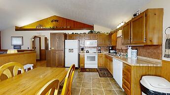 Mountaintop Hideaway