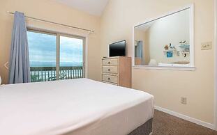 Ocean Reef 701 3 Bedroom Townhouse by RedAwning