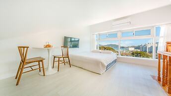 Geoje Forest-morning Spa Pension