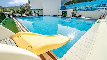 Geoje Forest-morning Spa Pension