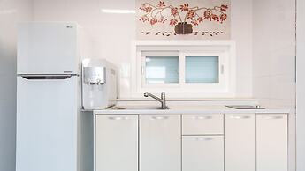 Geoje Forest-morning Spa Pension