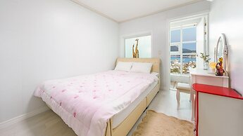 Geoje Forest-morning Spa Pension