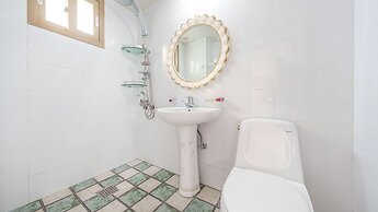 Geoje Forest-morning Spa Pension