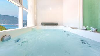 Geoje Forest-morning Spa Pension