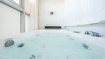 Geoje Forest-morning Spa Pension