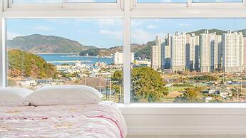 Geoje Forest-morning Spa Pension