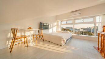 Geoje Forest-morning Spa Pension