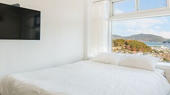 Geoje Forest-morning Spa Pension