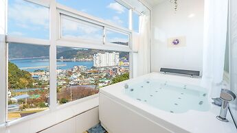 Geoje Forest-morning Spa Pension