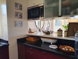 Luzia's Apartment - 2 Bedroom Apartment Sleeps 4