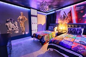 8 Bed Themed Windsor Island Resort Holiday Home 8 Bedroom Home by Reda