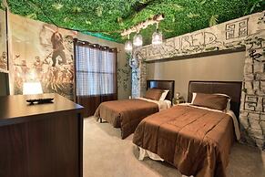 8 Bed Themed Windsor Island Resort Holiday Home 8 Bedroom Home by Reda