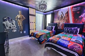 8 Bed Themed Windsor Island Resort Holiday Home 8 Bedroom Home by Reda