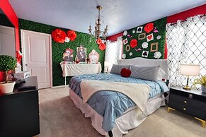 8 Bed Themed Windsor Island Resort Holiday Home 8 Bedroom Home by Reda