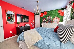 8 Bed Themed Windsor Island Resort Holiday Home 8 Bedroom Home by Reda