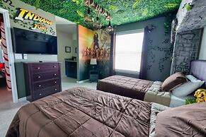 8 Bed Themed Windsor Island Resort Holiday Home 8 Bedroom Home by Reda