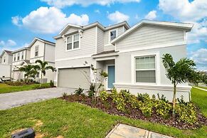 8 Bed Themed Windsor Island Resort Holiday Home 8 Bedroom Home by Reda