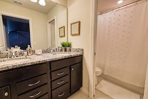 8 Bed Themed Windsor Island Resort Holiday Home 8 Bedroom Home by Reda