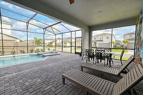 8 Bed Themed Windsor Island Resort Holiday Home 8 Bedroom Home by Reda