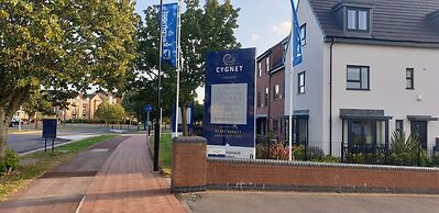 Luxury Small Cozy House With Lake View