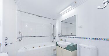 Tropical Marina views couples getaway