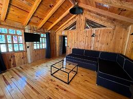 PINE TREE Hotel Boutique & Cabañas