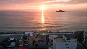 Sokcho Bird Island Pension