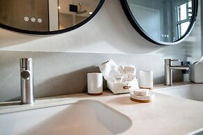 Clounys Hotel & Restaurant