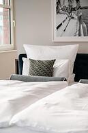 Clounys Hotel & Restaurant